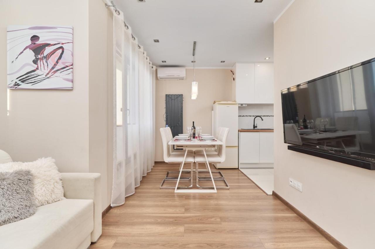 Apartment Wroclaw Krakowska With Balcony And Free Garage By Noclegi Renters Exterior foto
