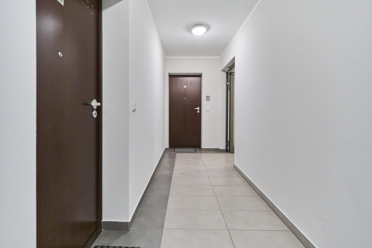 Apartment Wroclaw Krakowska With Balcony And Free Garage By Noclegi Renters Exterior foto